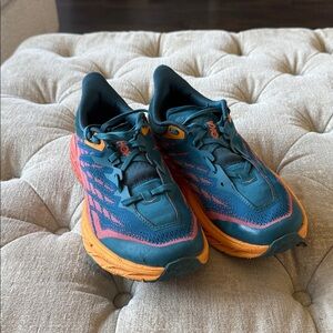 HOKA Speedgoat 5‎ Women’s 9.5 Trail Running Shoes flaw on sole see pics